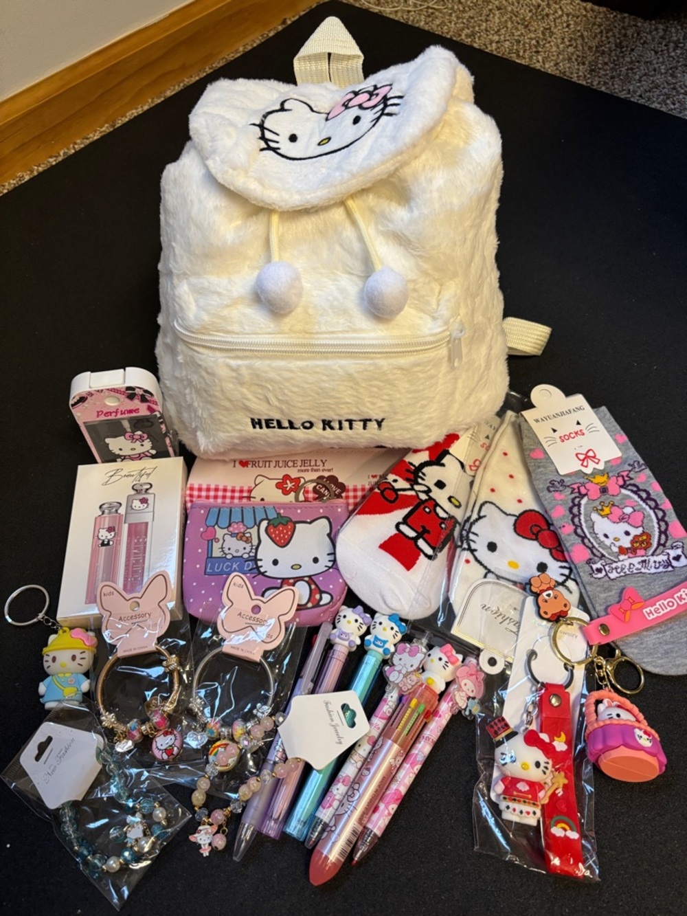 💝💖Hello Kitty Plush White Mini Backpack with Cute Accessories💖💝